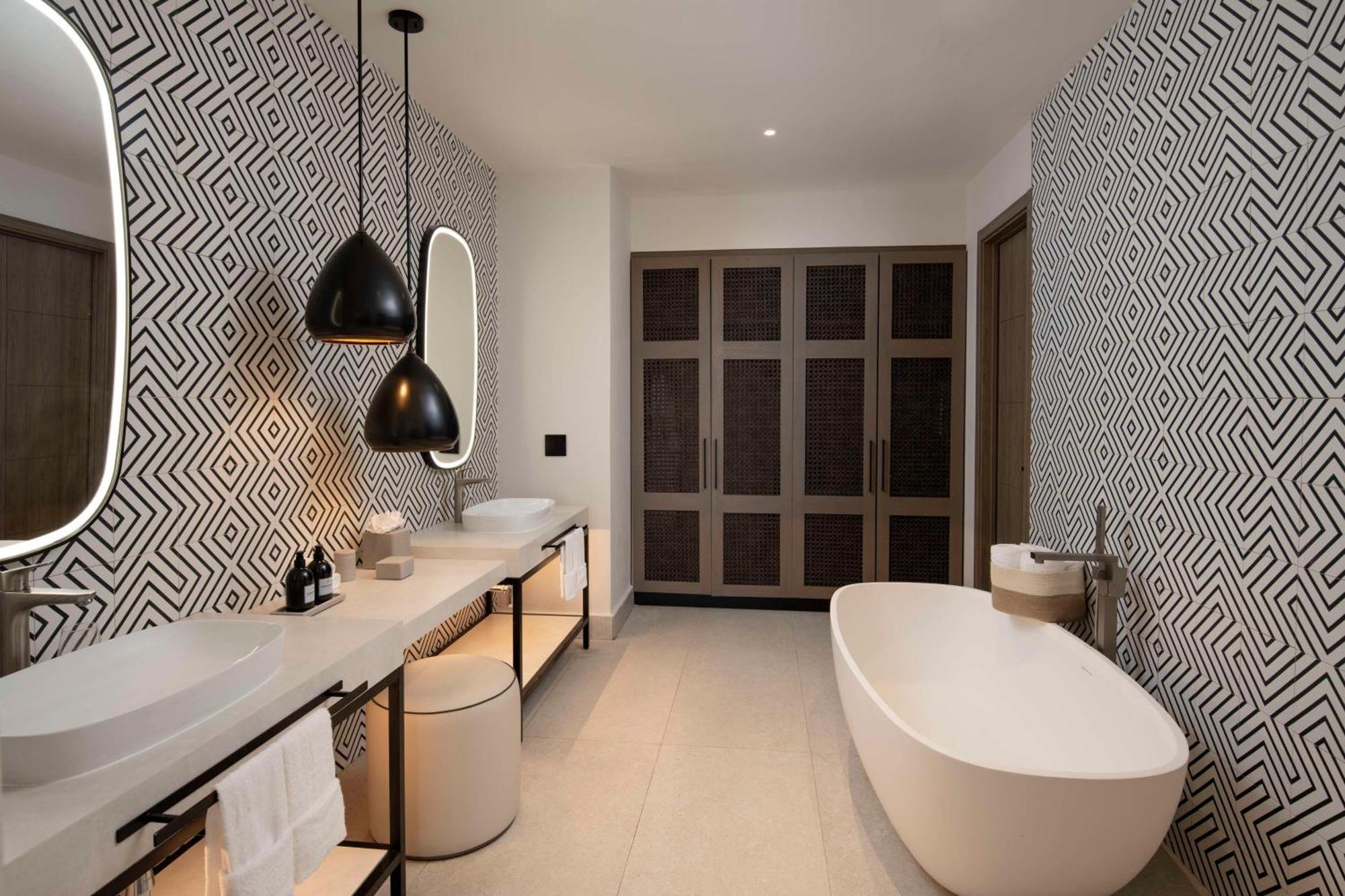 Zemi Miches Punta Cana All-Inclusive Resort, Curio By Hilton Exterior photo